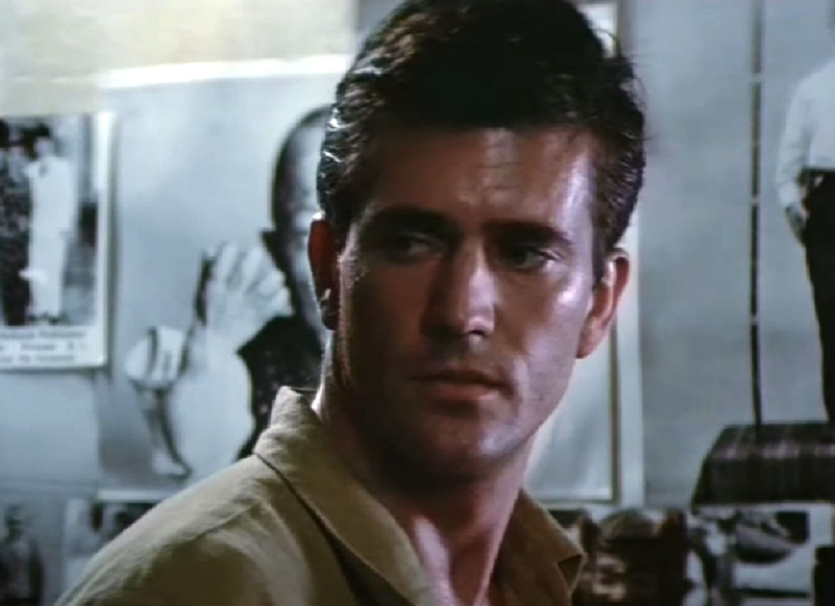 Screenshot of Mel Gibson from - The Year Of Living Dangerously (1982)