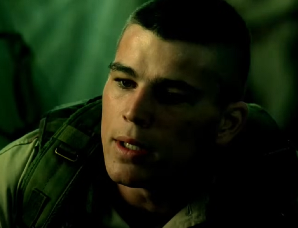 Screenshot of Josh Hartnett from - Black Hawk Down (2001)