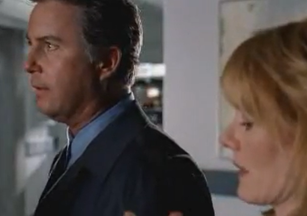 Screenshot of William Petersen & Marg Helgenberger from - CSI: Crime Scene Investigation (2000/15)