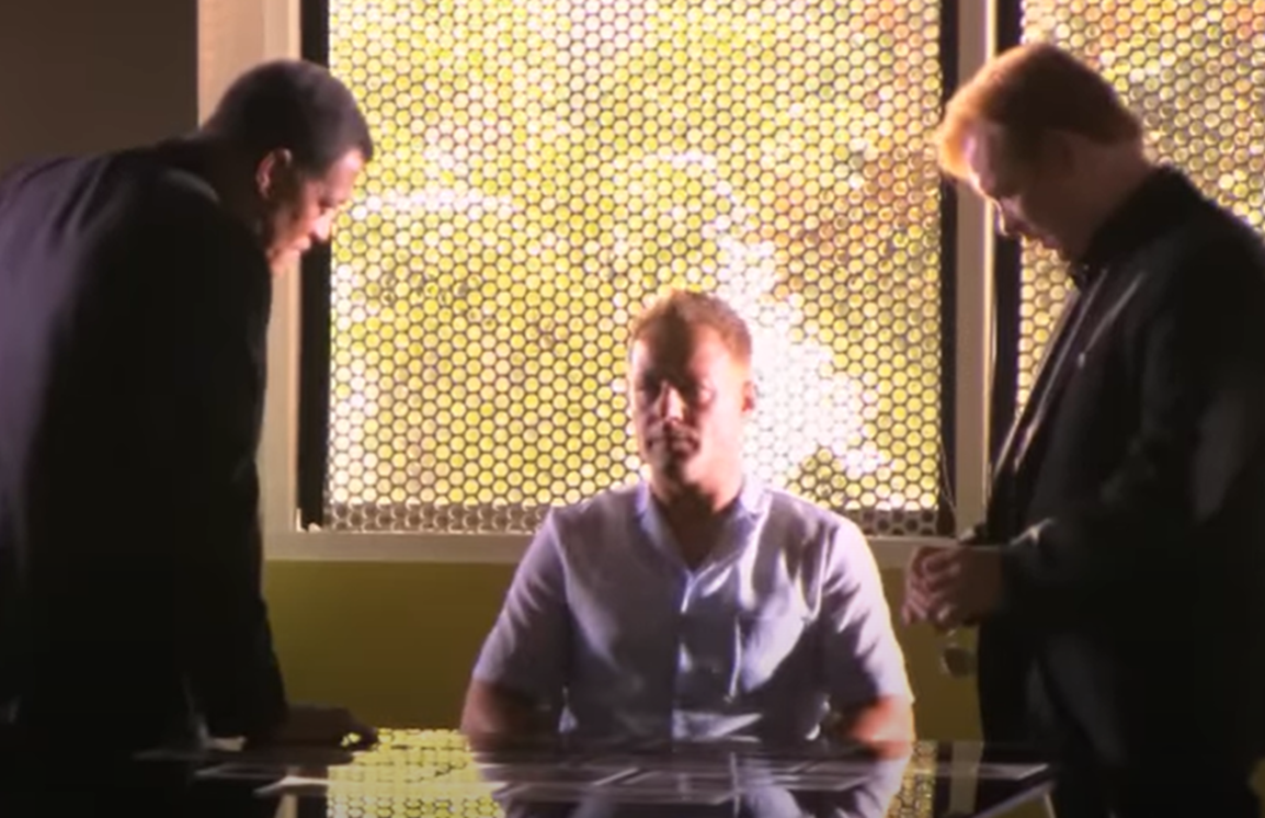 Screenshot of Laurence Fishburne & David Caruso from - CSI: Miami (2002-12)