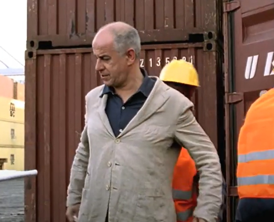 A visually captivating still taken from a pivotal moment in the film Gomorrah (2008)