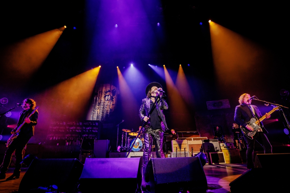 Portrait Photo of The Black Crowes Members performing on stage