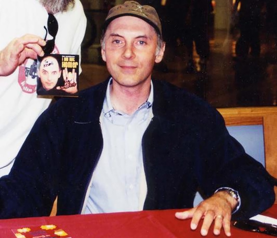 Dan Castellaneta at a signing in 2002