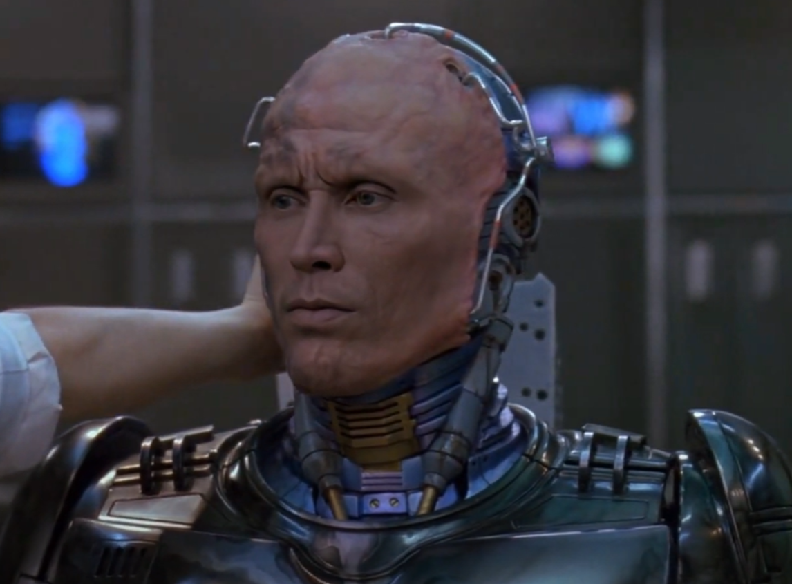 Screenshot of Robert Burke from - RoboCop 3 (1993)