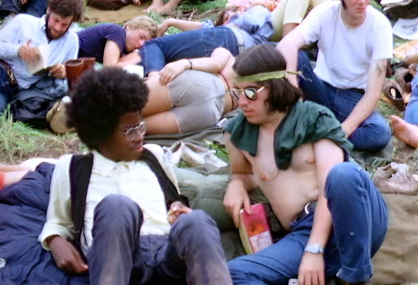 Two hippies at the Woodstock Festival