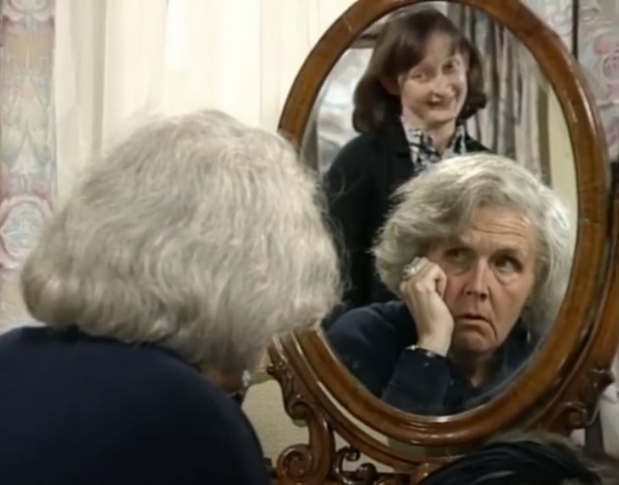 Stephanie Cole in Waiting for God (1990)