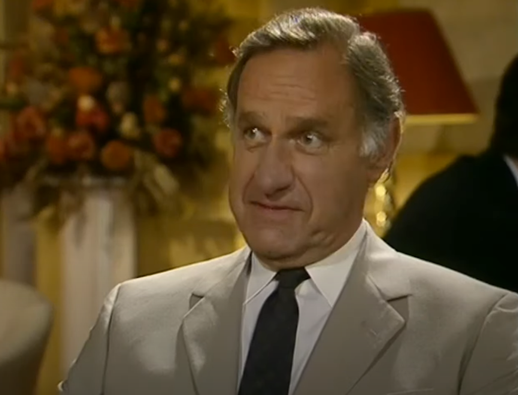Screenshot of Geoffrey Palmer from tv series - As Time Goes By (1992-2005)