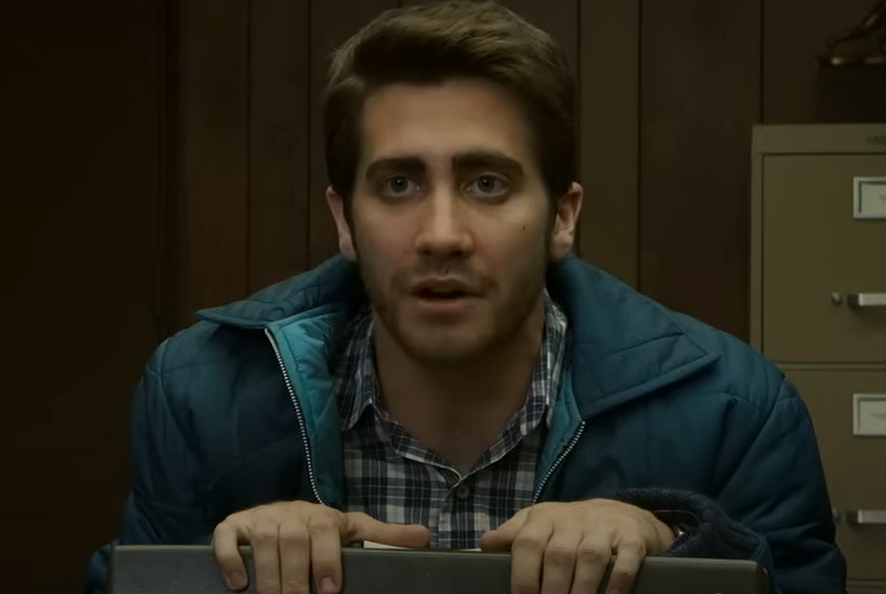 Screenshot of Jake Gyllenhaal in Zodiac (2007)