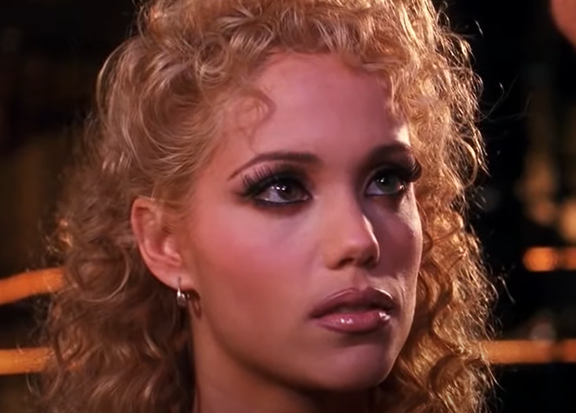 Screenshot of Elizabeth Berkley in Showgirls (1995)