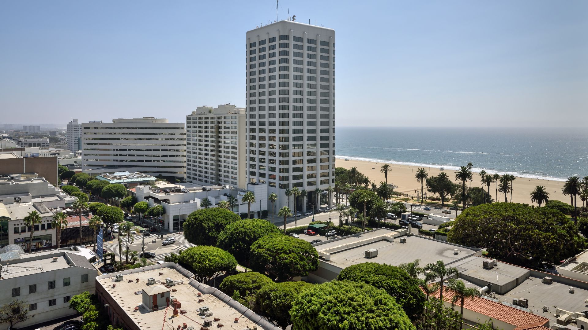 File:Santa Monica - Downtown - Beach.jpg