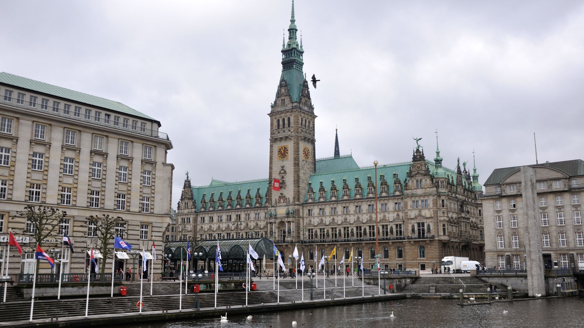 File:2013-05-24 09-01-36 Germany Hamburg Hamburg Altstadt.JPG