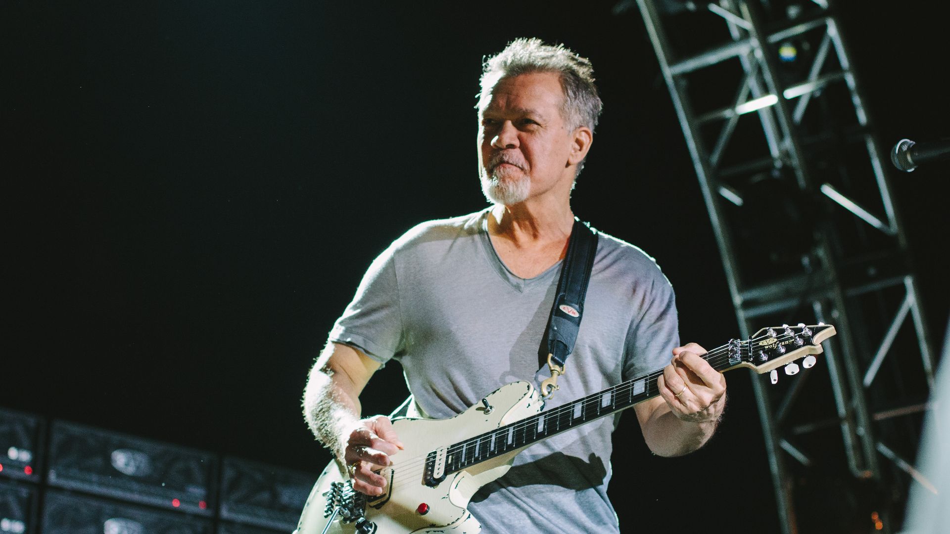 File:Van Halen-8597 (20643101375).jpg