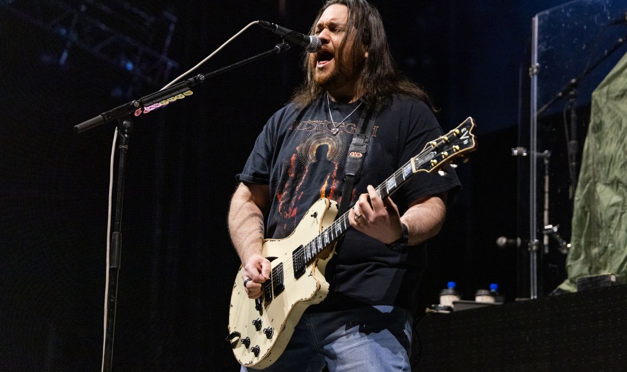 2185851410-3 Doors Down In Concert