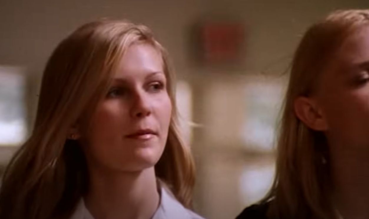 Screenshot from The Virgin Suicides (1999)