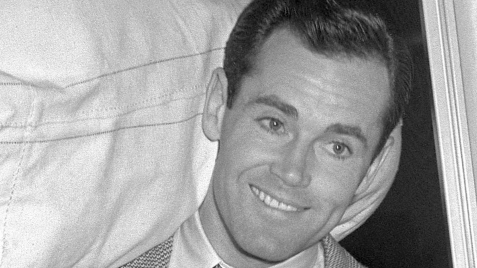 File:Henry Fonda 1942 crop.jpg