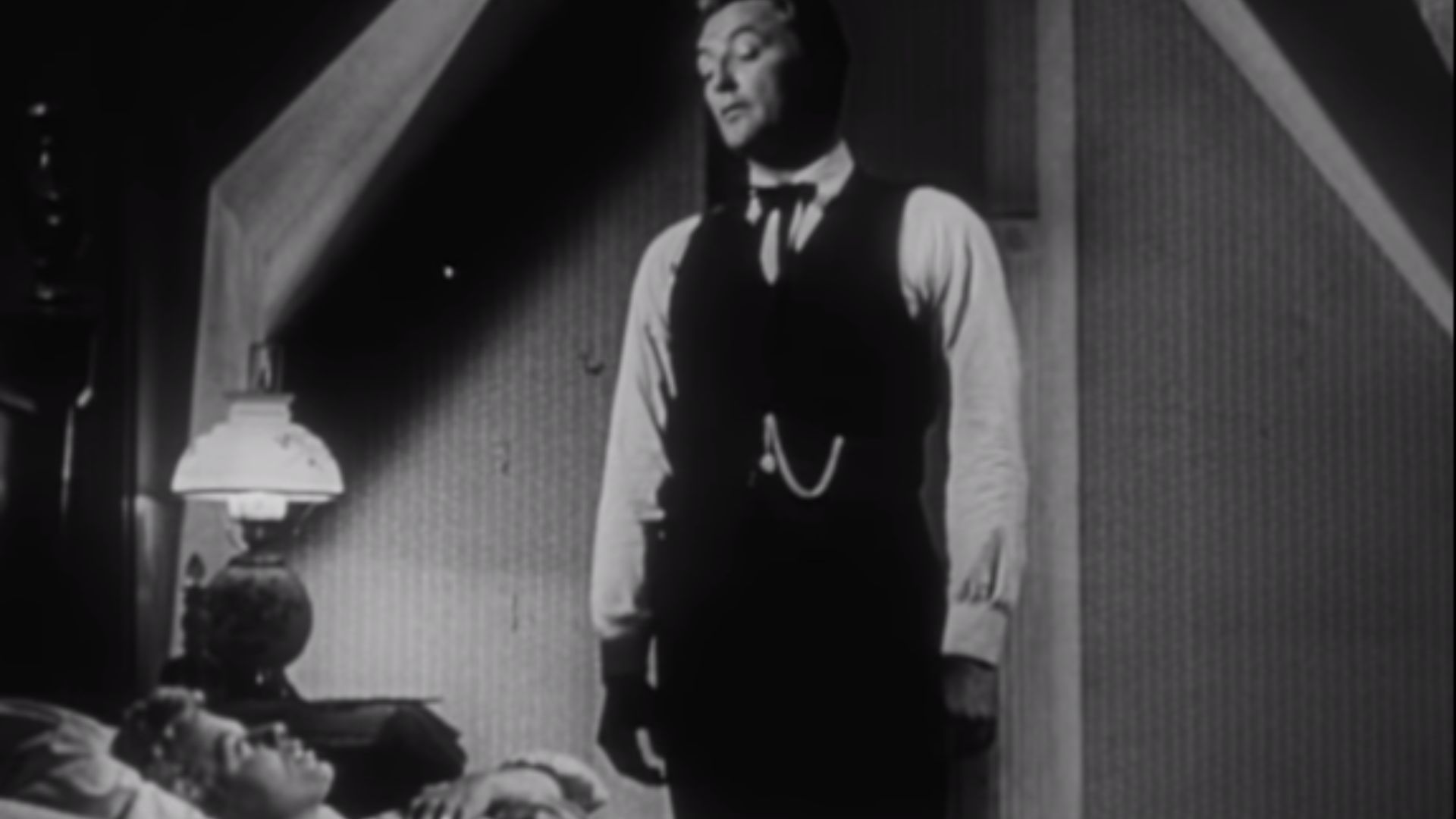 File:Robert Mitchum and Shelly Winters in Night of the Hunter.png
