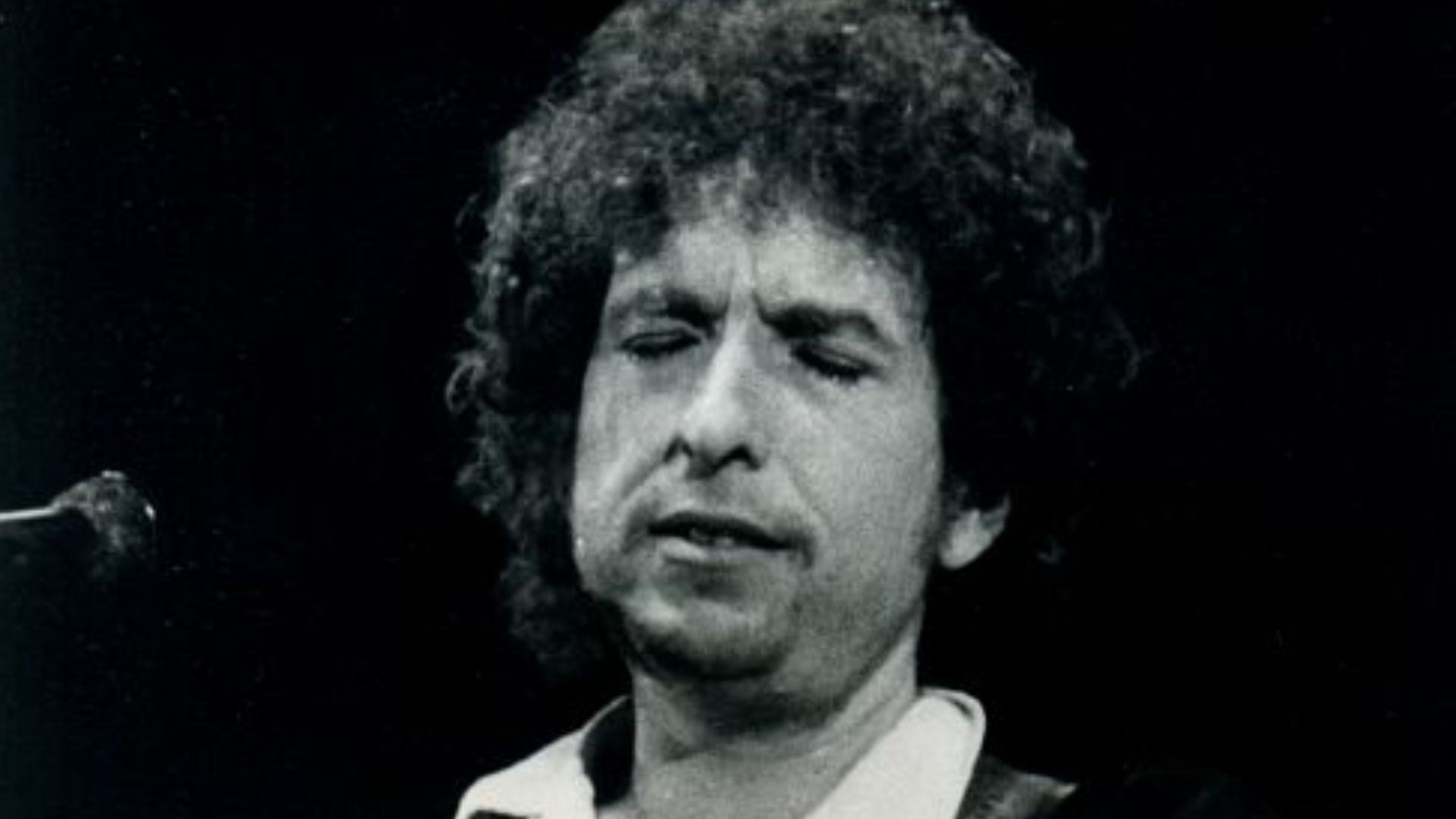 File:Bob Dylan 1984 Barcelona.jpg