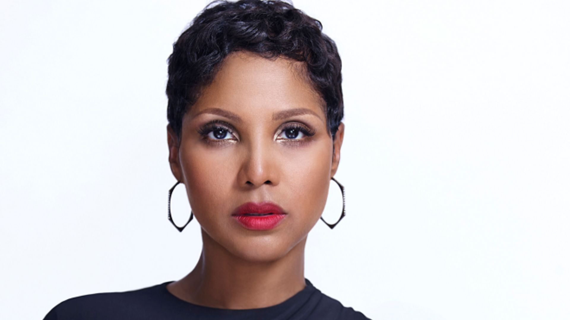File:Toni Braxton press photo 2015.png