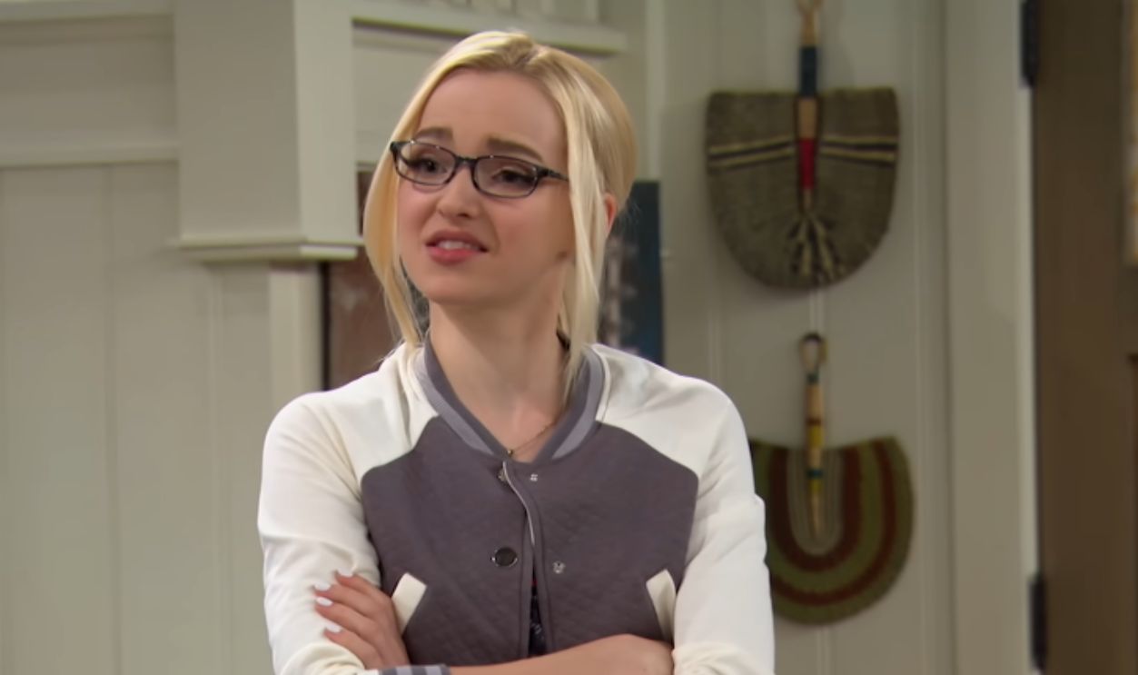 Screenshot from Liv and Maddie (2013–2017)