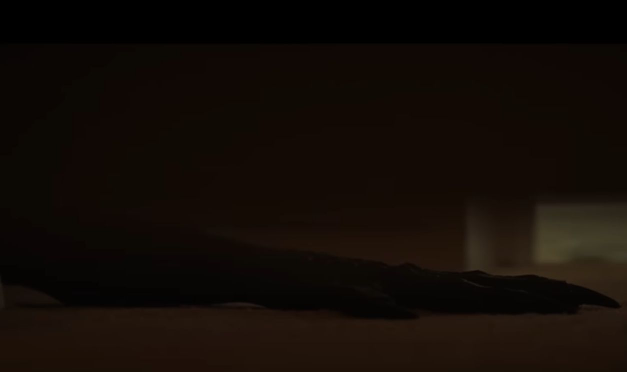 Screenshot from The Djinn (2021)