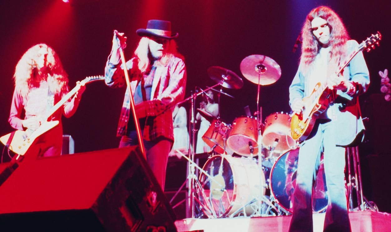 Gettyimages - 85115769, Photo of Gary ROSSINGTON and LYNYRD SKYNYRD and Ronnie Van ZANT and Allen COLLINS UNITED KINGDOM - JANUARY 01: RAINBOW THEATRE Photo of Gary ROSSINGTON and LYNYRD SKYNYRD and Ronnie Van ZANT and Allen COLLINS, L-R Allen Collins, Ronnie Van Zant and Gary Rosssington performing on stage