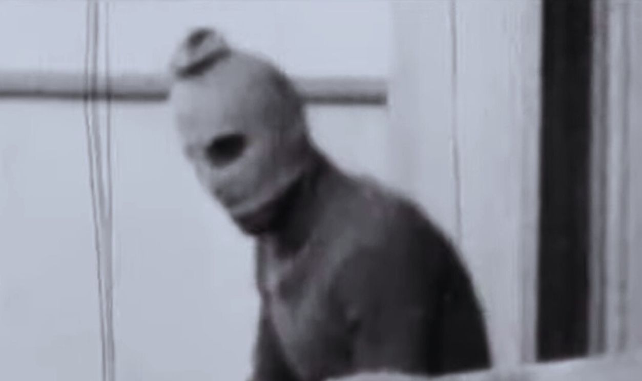 Screenshot from One Day in September (1999)