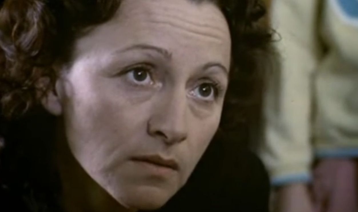 Screenshot from The Seventh Continent (1989)