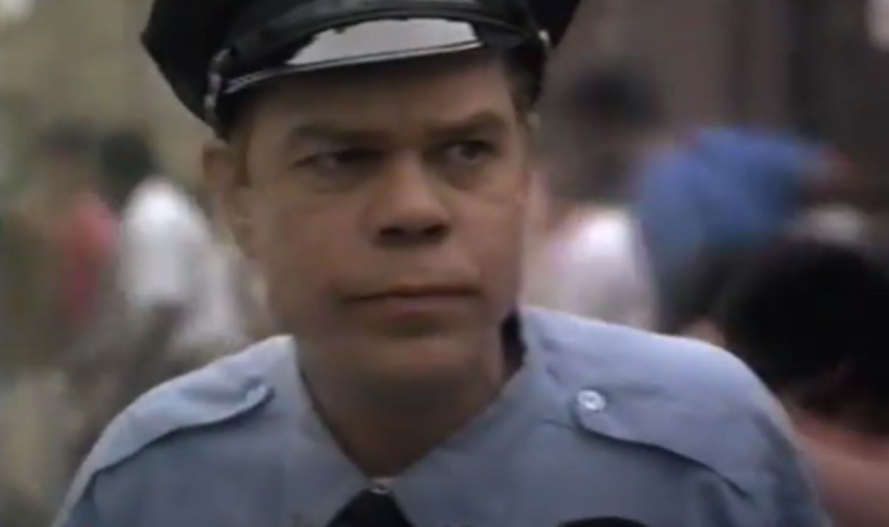 Screenshot from Car 54, Where Are You? (1994)