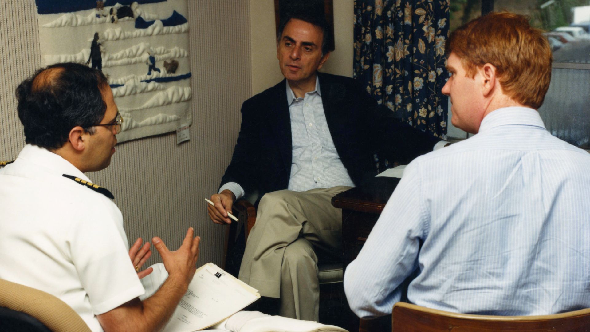 File:Carl Sagan with two CDC employees.png