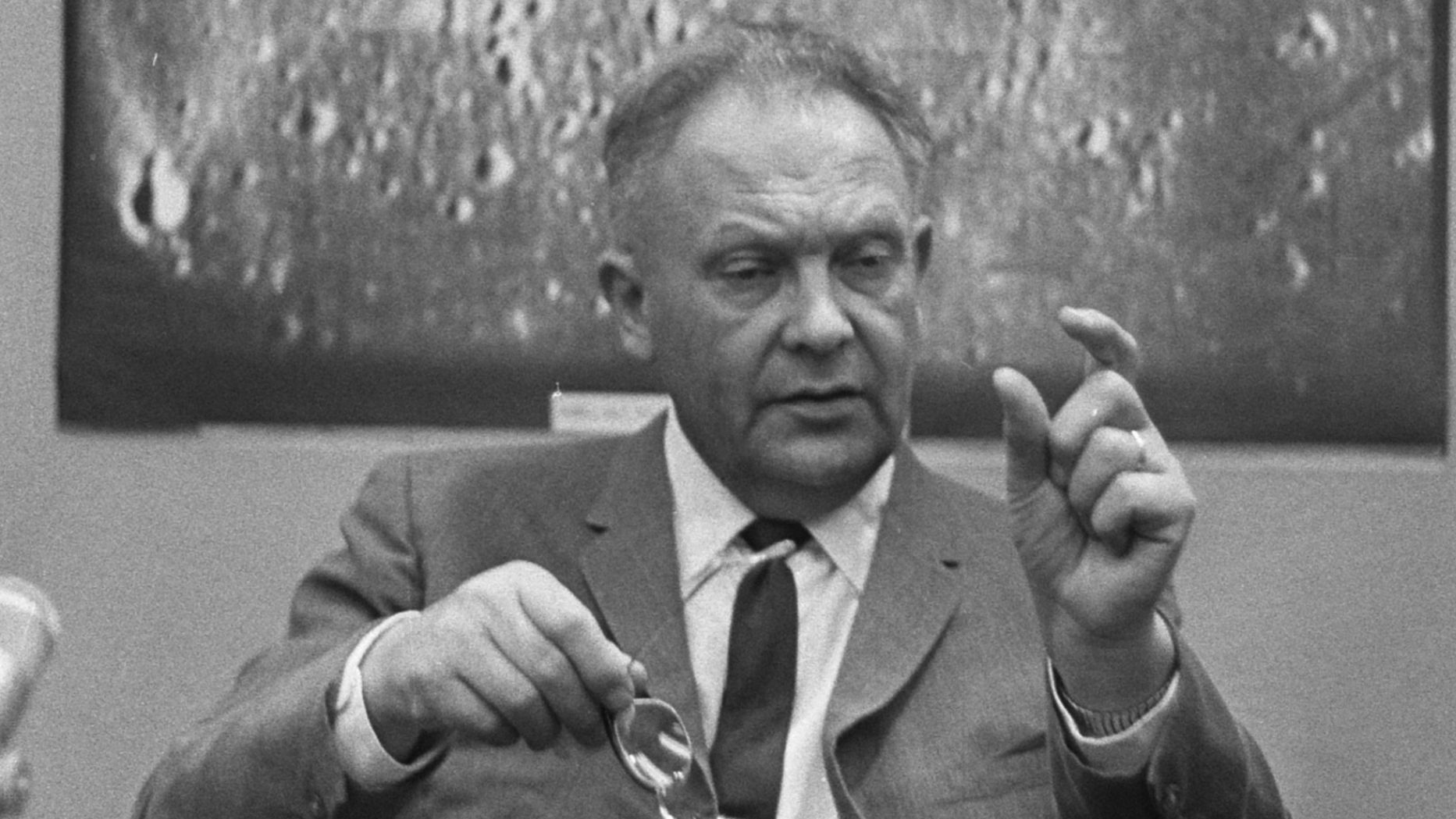 File:Gerard Kuiper 1964b.jpg