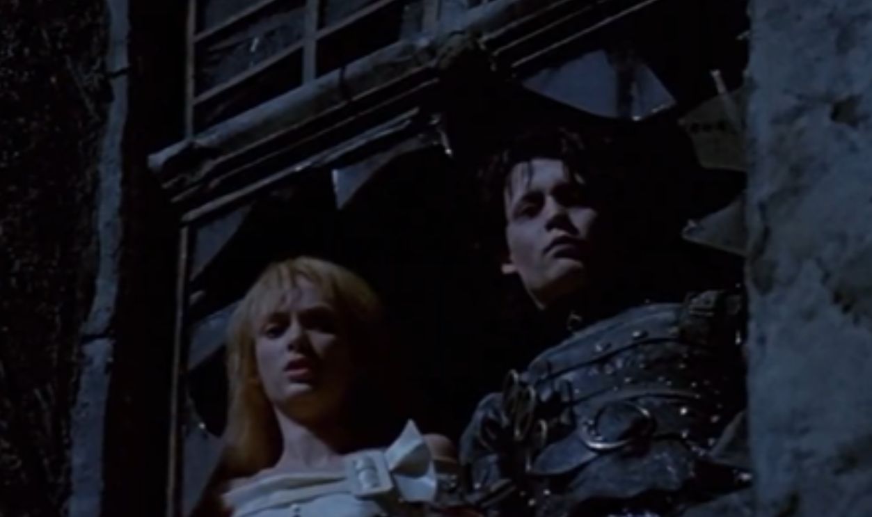 Screenshot from Edward Scissorhands (1990)