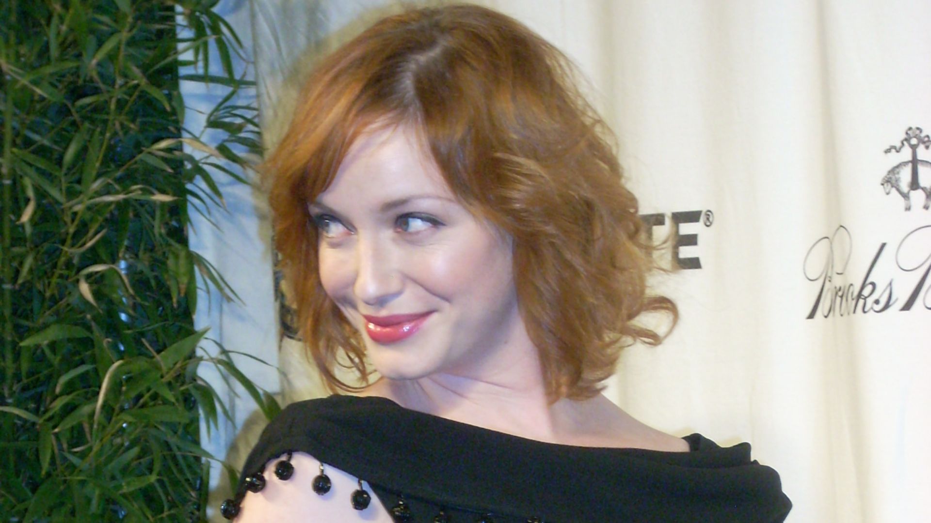 File:Christina Hendricks at a Night on the Town 6.jpg