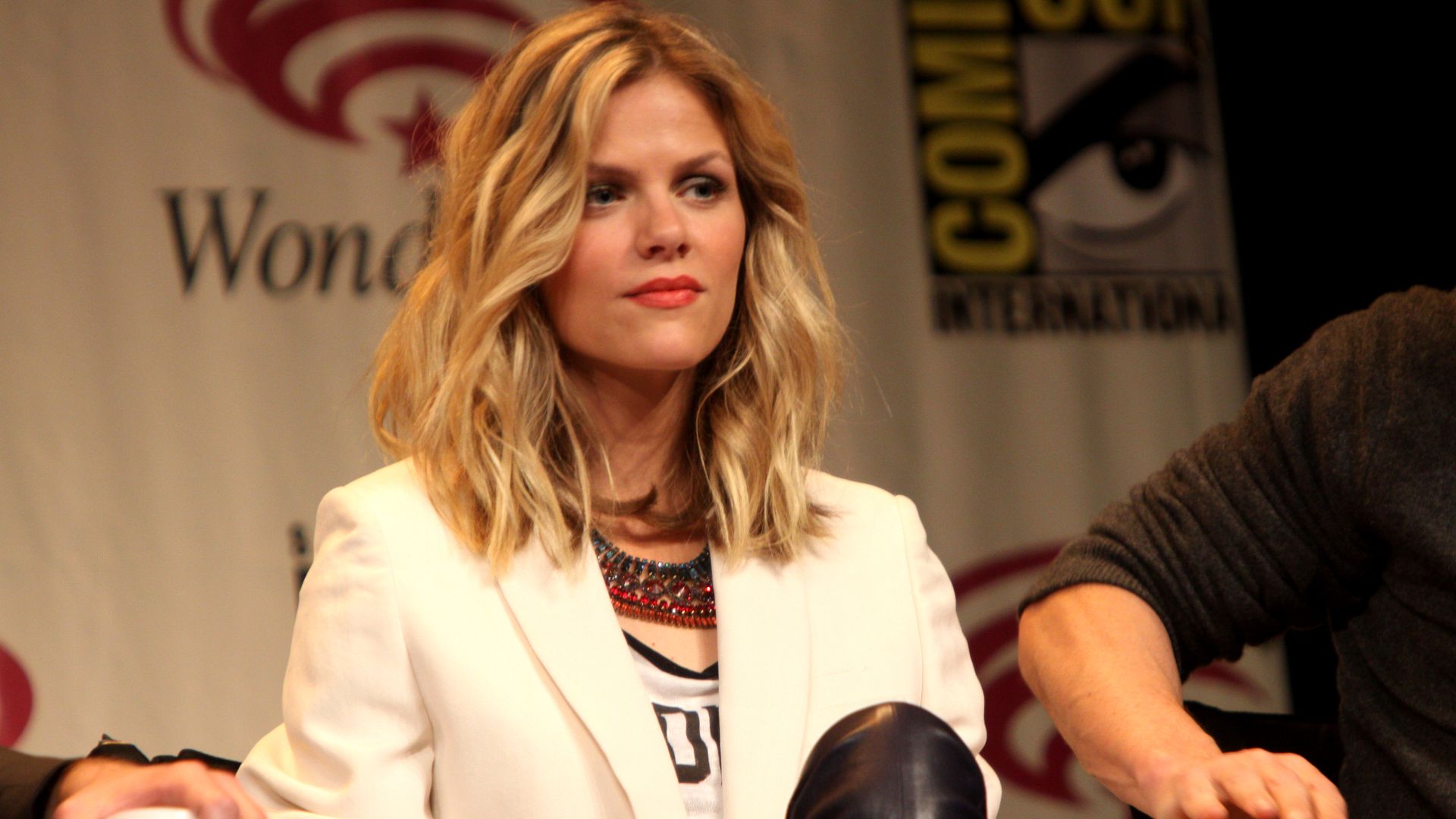 File:Brooklyn Decker (6999253211).jpg