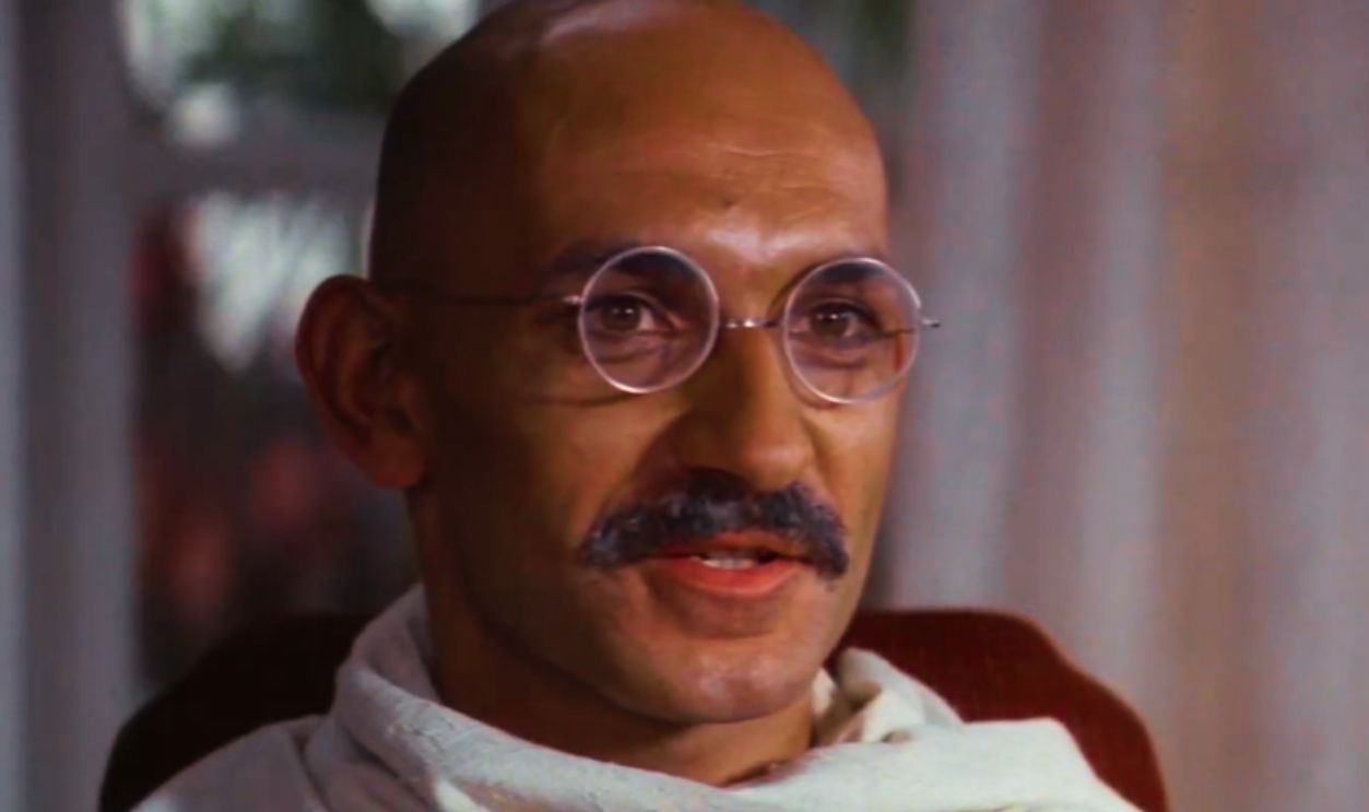 Screenshot from Gandhi (1982) 
