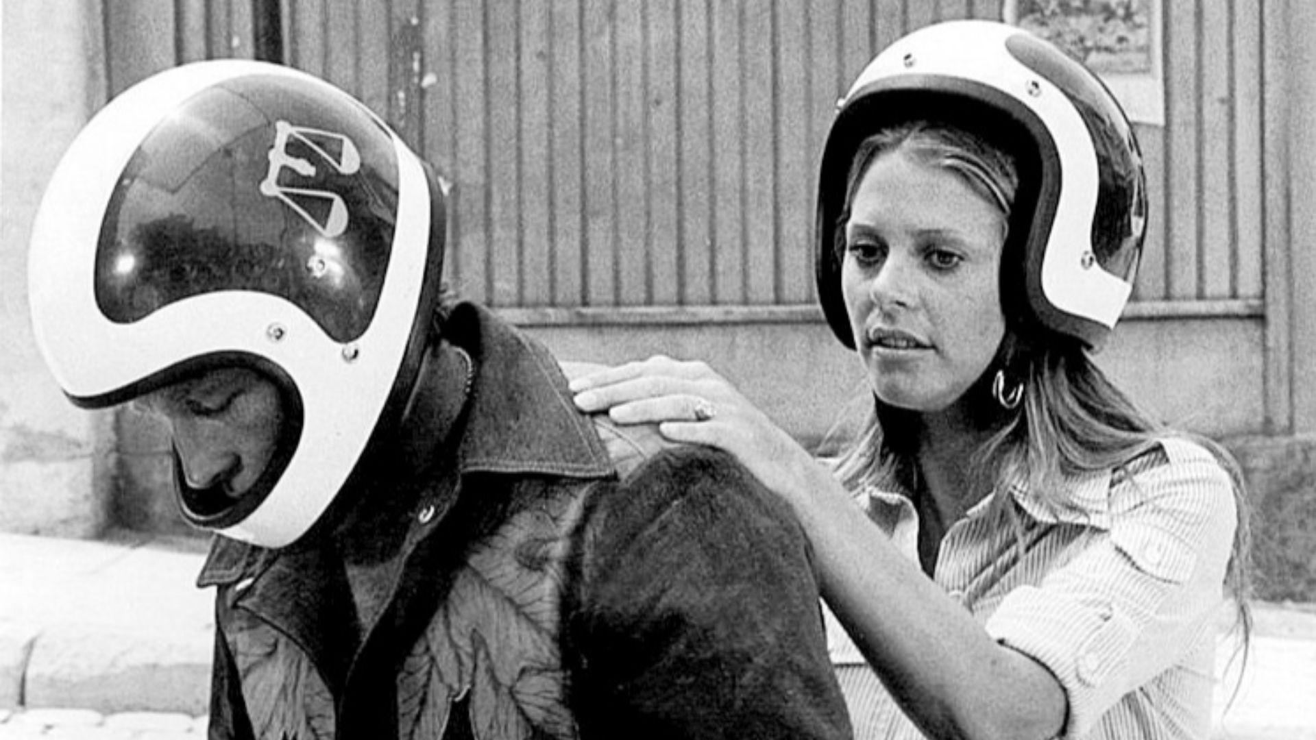 File:Lindsay Wagner Evel Knievel Bionic Woman 1977.jpg