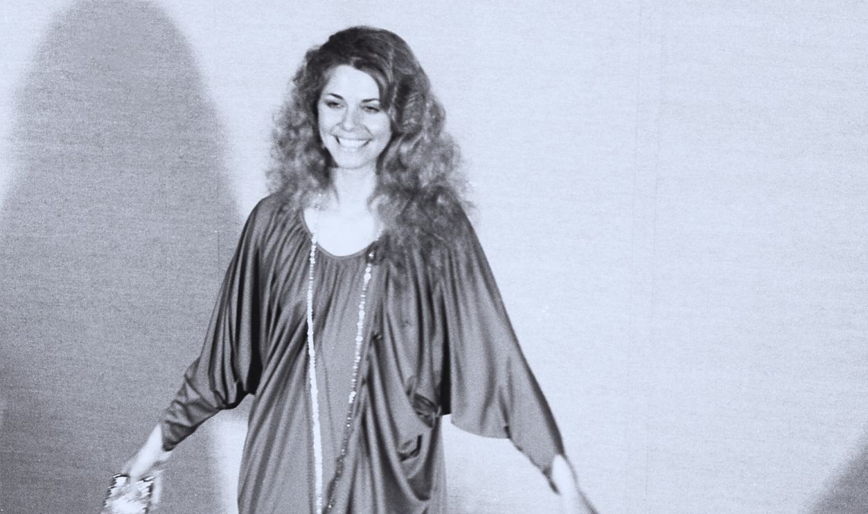 Gettyimages - 464694091, Lindsay Wagner At The Emmy Awards 