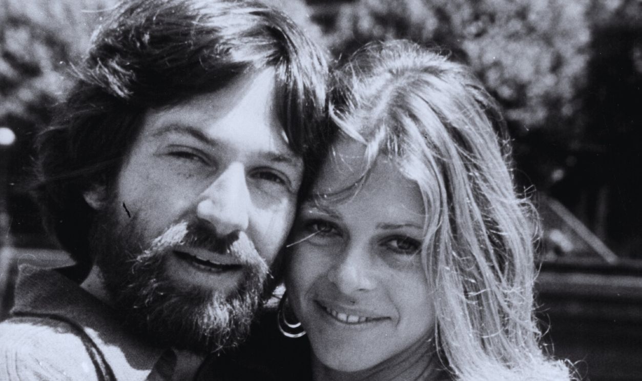Gettyimages - 2634313, Lindsay Wagner Lindsay Wagner (1949 - ) the American film actress with her husband Michael Brandon, the actor prior to the current situation where he is suing her for half her substantial fortune.