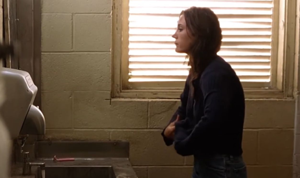 Screenshot from House of Sand and Fog (2003)