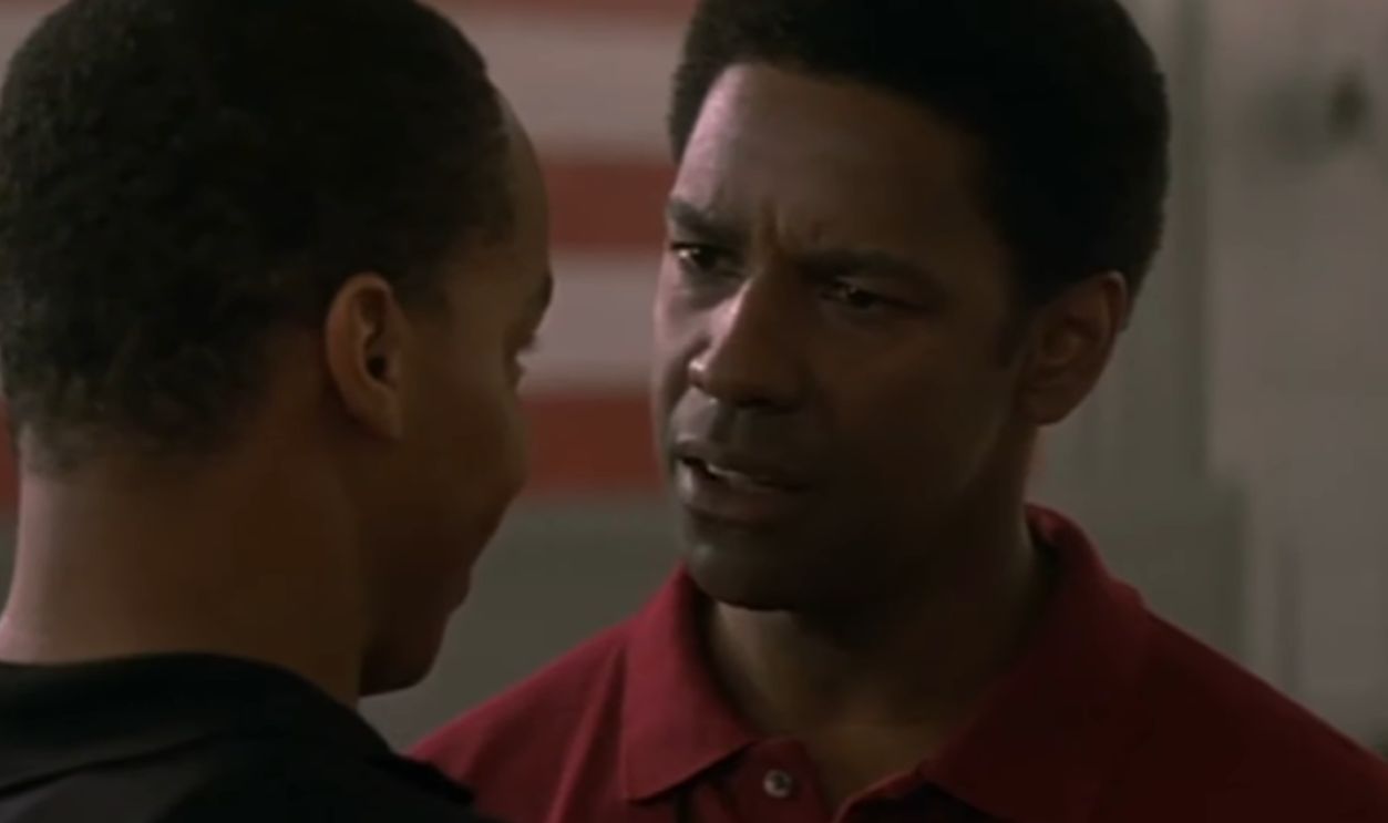 Screenshot from Remember the Titans (2000)