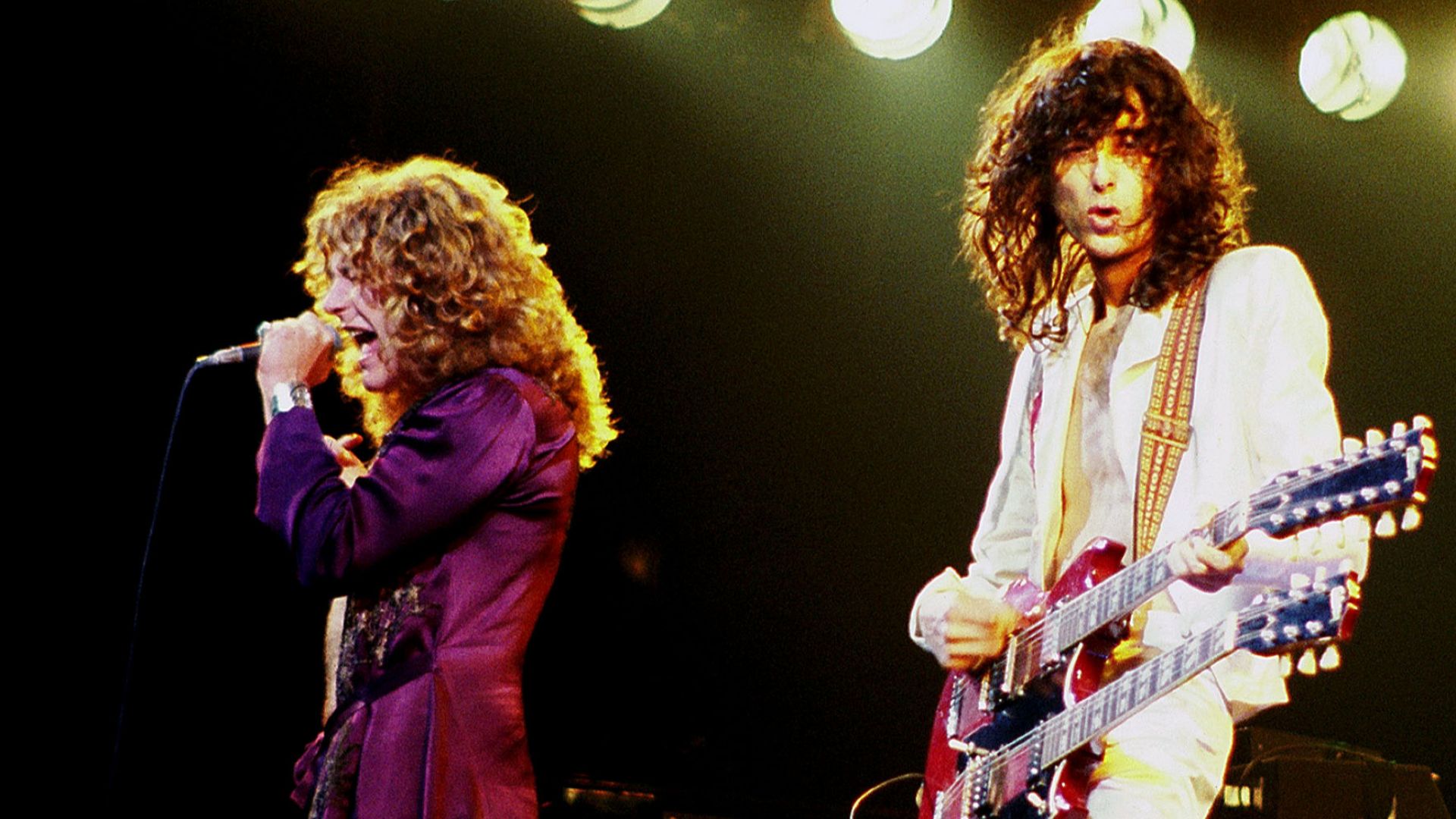 File:Jimmy Page with Robert Plant 2 - Led Zeppelin - 1977.jpg