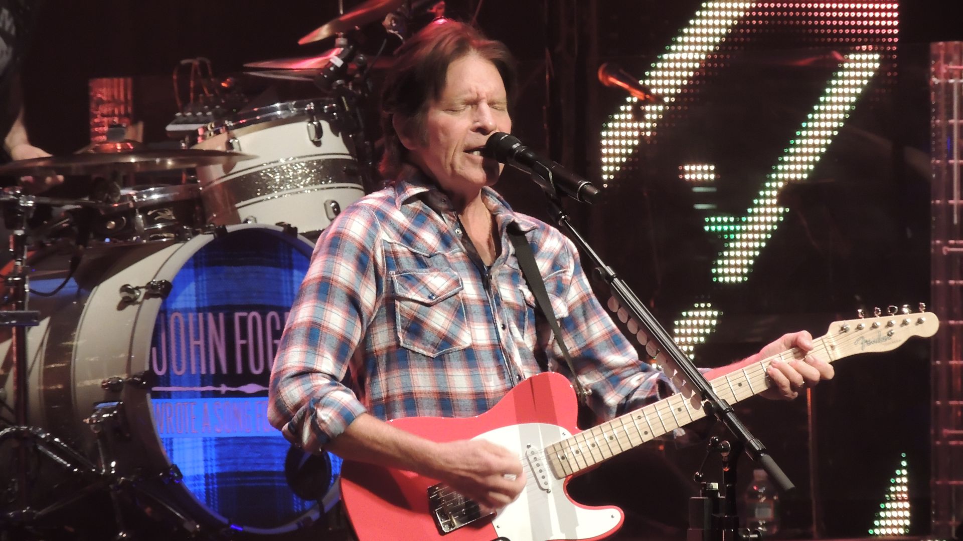 File:John Fogerty Beacon Theater 2013-11-13 3.jpg