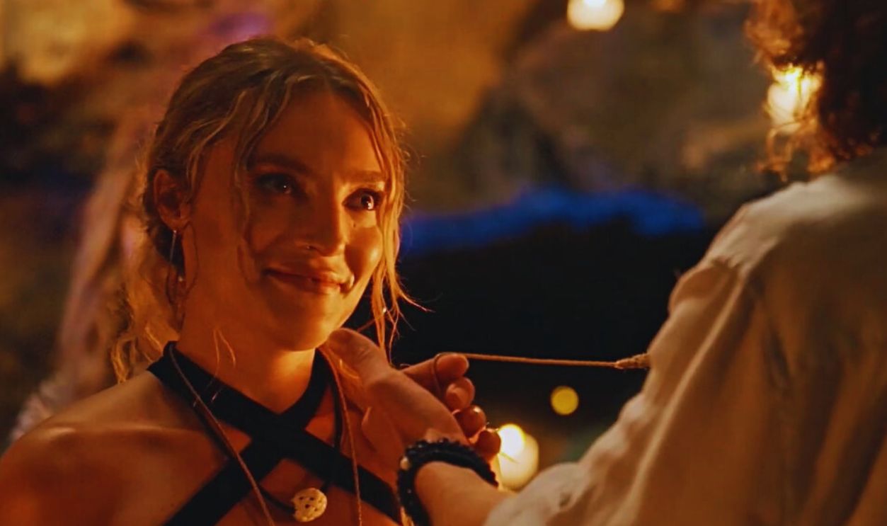 Screenshot from Love in the Jungle (2023)