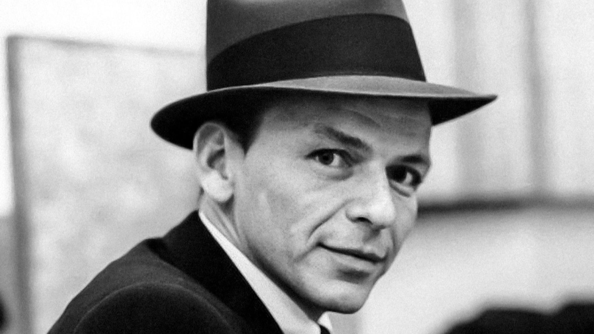 File:Frank Sinatra (1957 studio portrait close-up).jpg