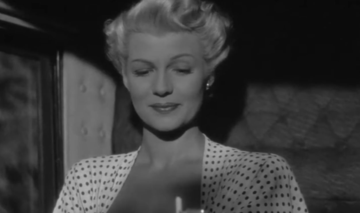 Screenshot from The Lady from Shanghai (1947)
