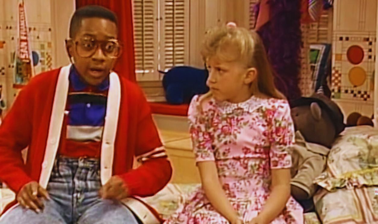 Screenshot from Full House – “Stephanie Gets Framed” (1991)