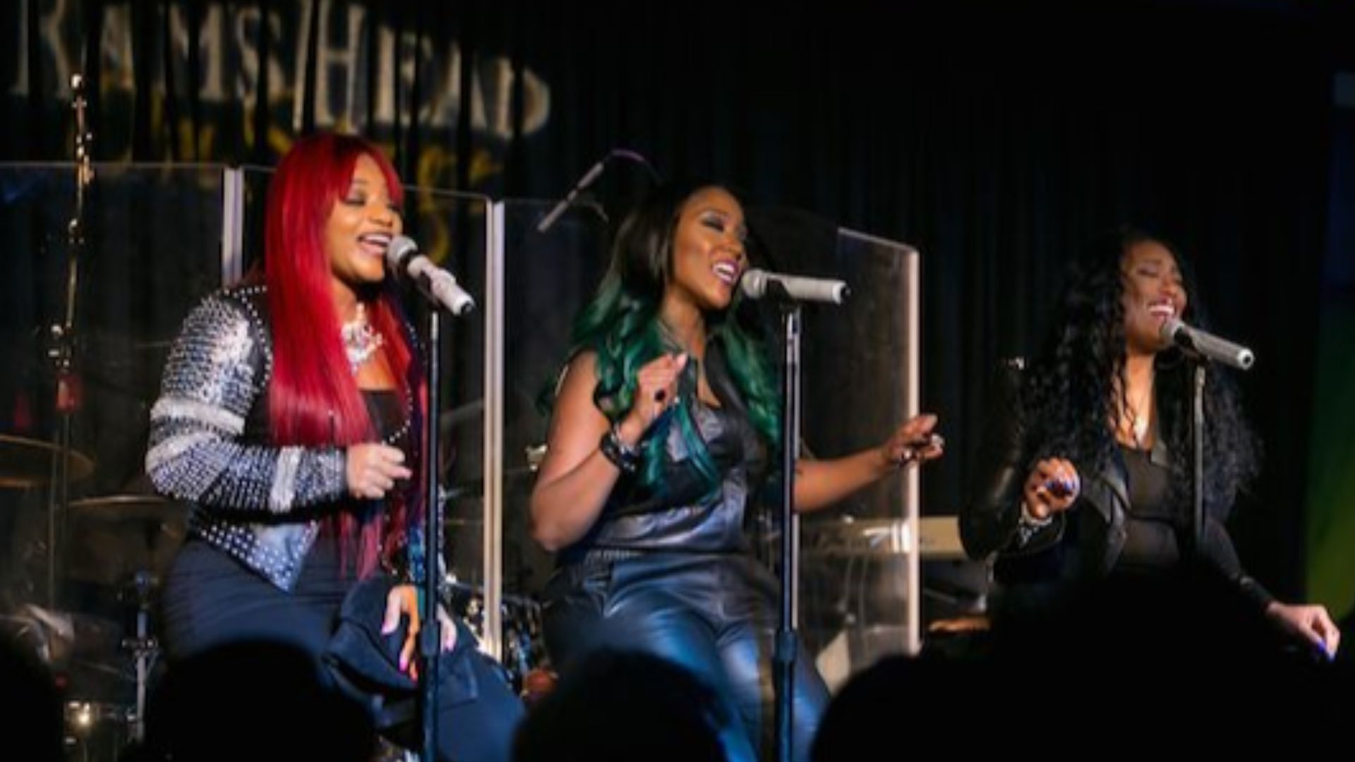File:SWV performing at Rams .jpg