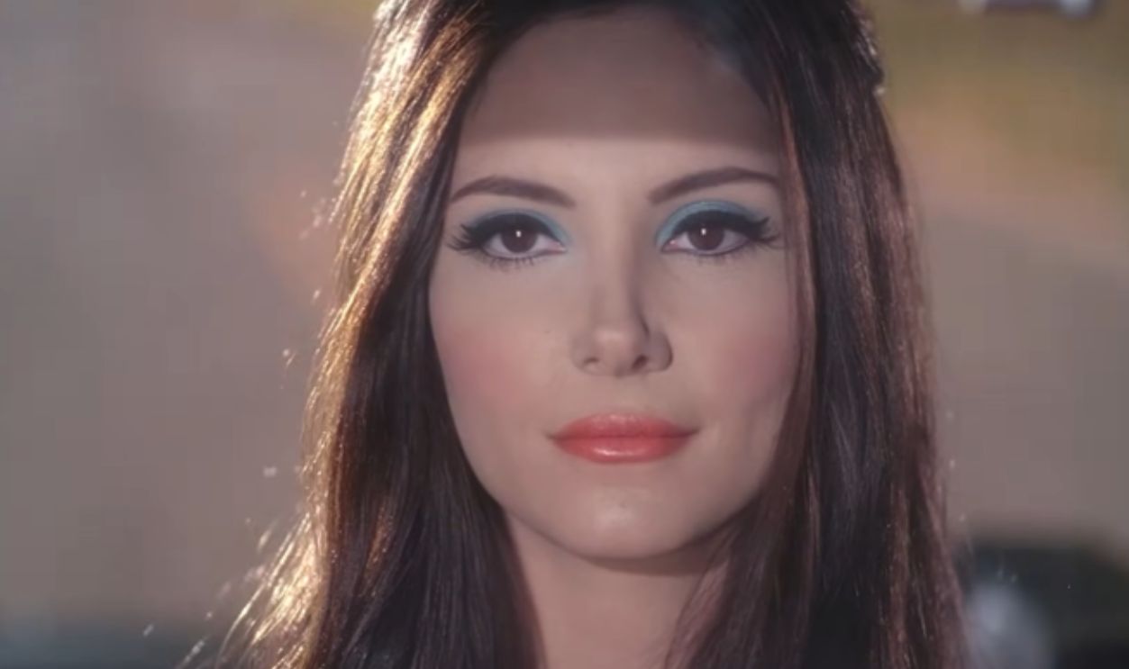 Screenshot from The Love Witch (2016)