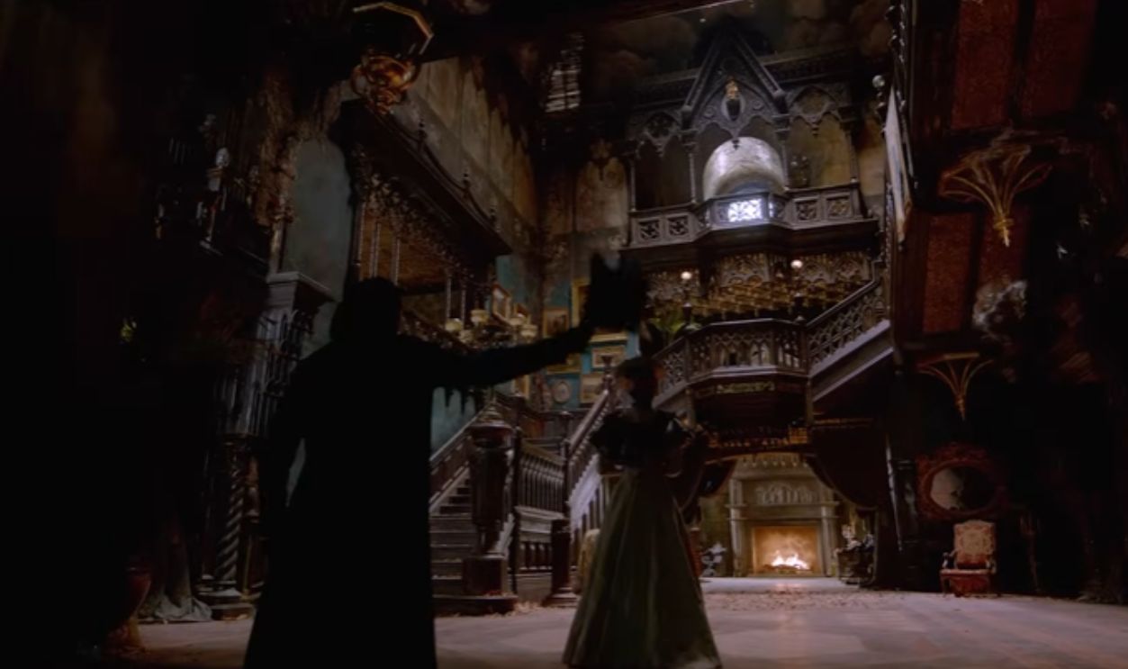 Screenshot from Crimson Peak (2015)