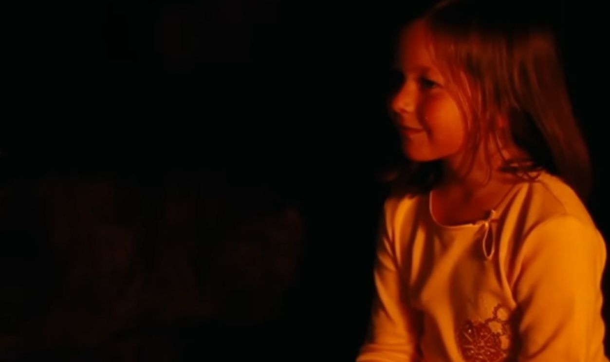 Screenshot from The Descent (2005)