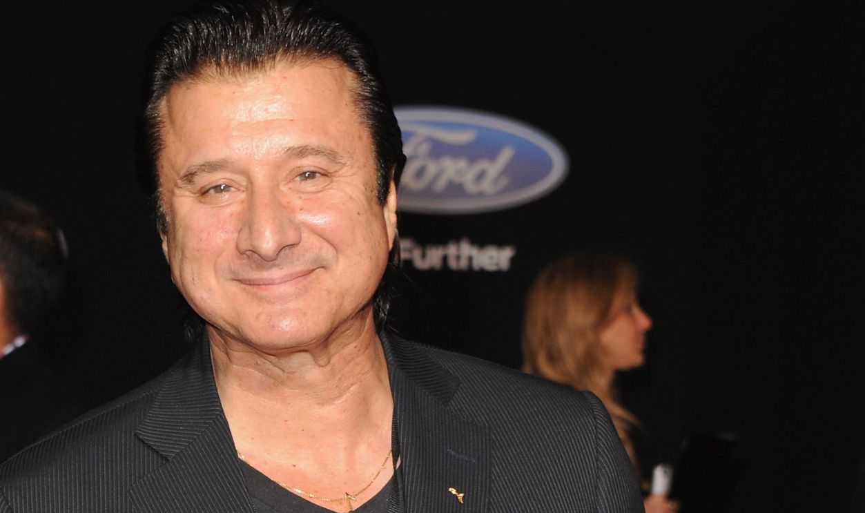 Steve Perry arrives at the Los Angeles Premiere 
